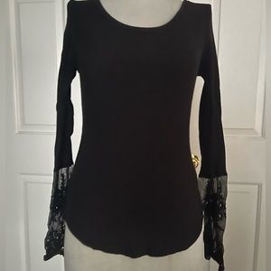 Buckle BKE brand long sleeve lace trim shirt